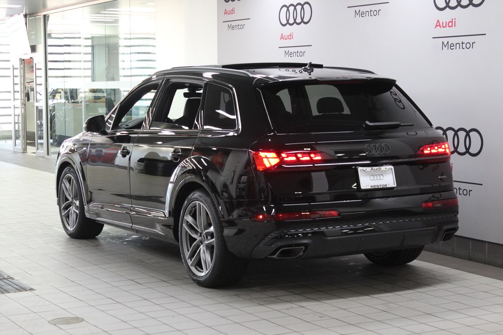 Thumbnail: 2026 Audi Q7 - 3