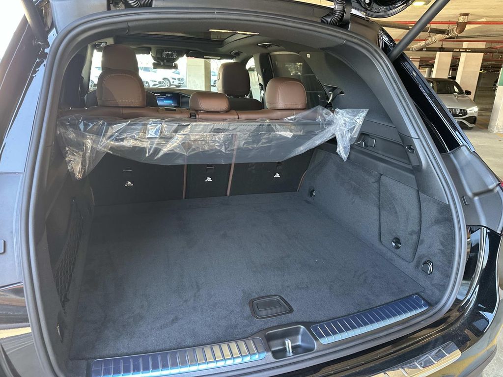 Thumbnail: 2026 Mercedes-Benz GLE - 14