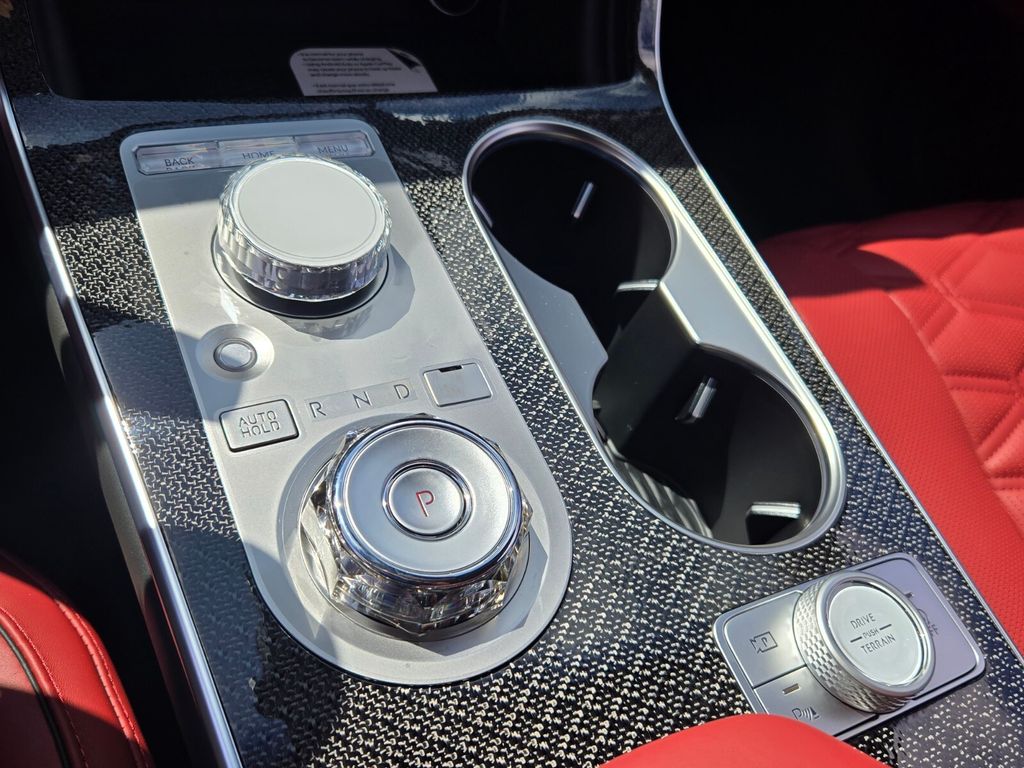 2027 Genesis GV80