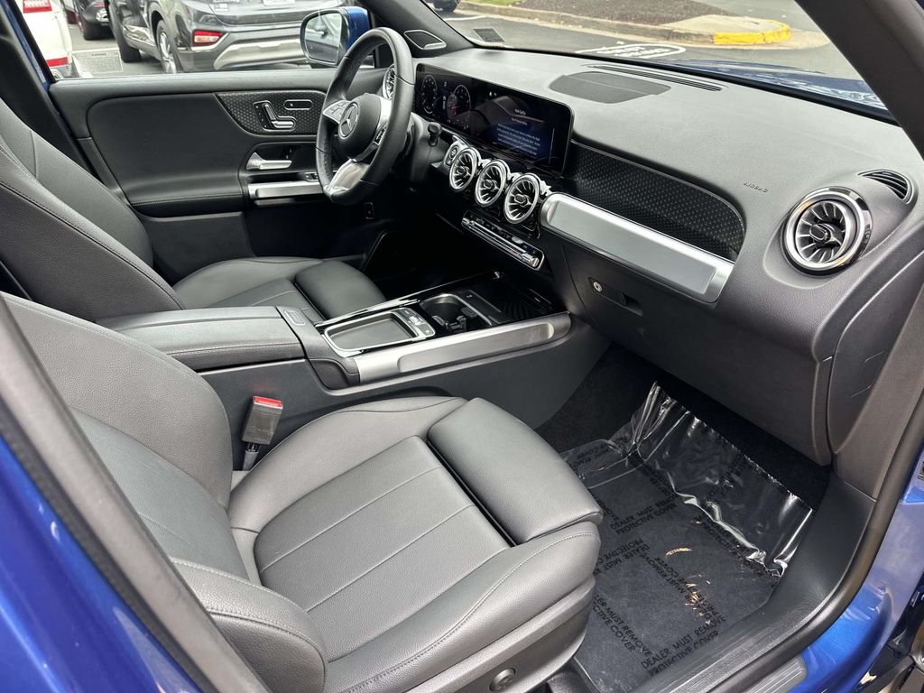 Thumbnail: 2024 Mercedes-Benz GLB - 21