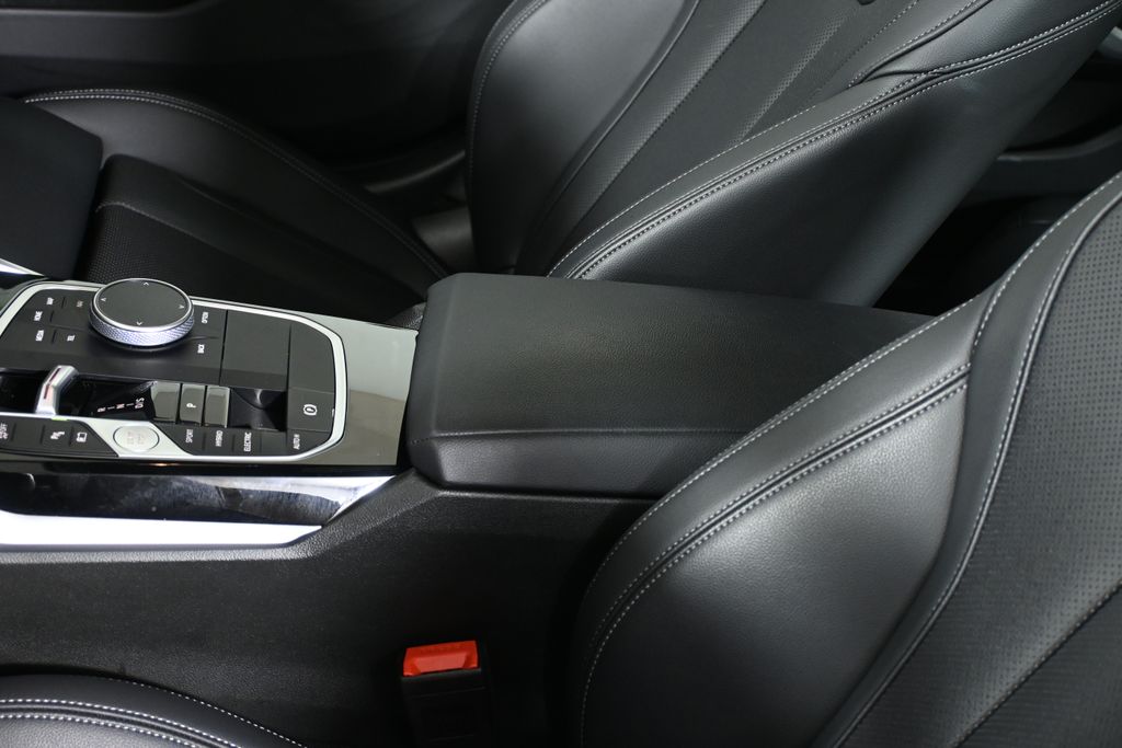 Thumbnail: 2023 BMW 3 Series - 25