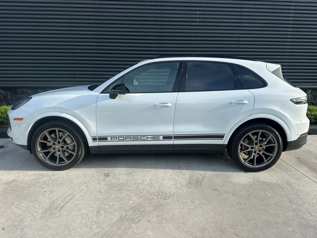 Thumbnail: 2023 Porsche Cayenne - 2