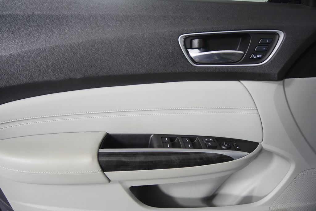 Thumbnail: 2018 Acura TLX - 9