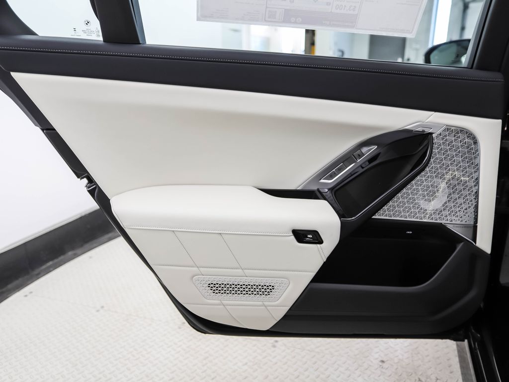 Thumbnail: 2026 BMW 7 Series - 20