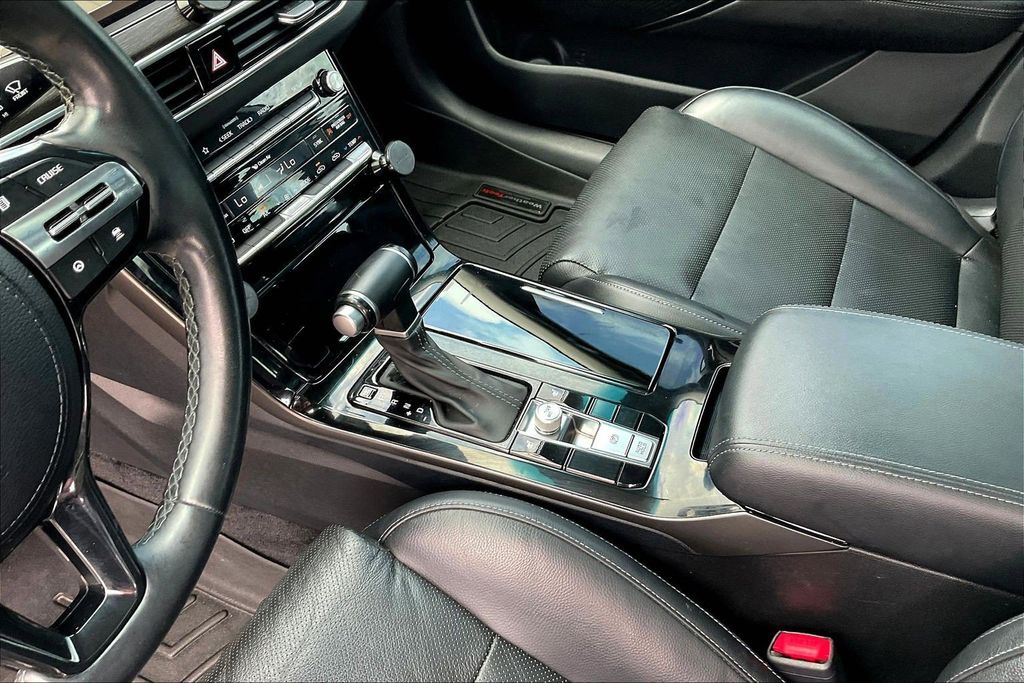 Used 2020 Kia Cadenza Technology 4D Sedan