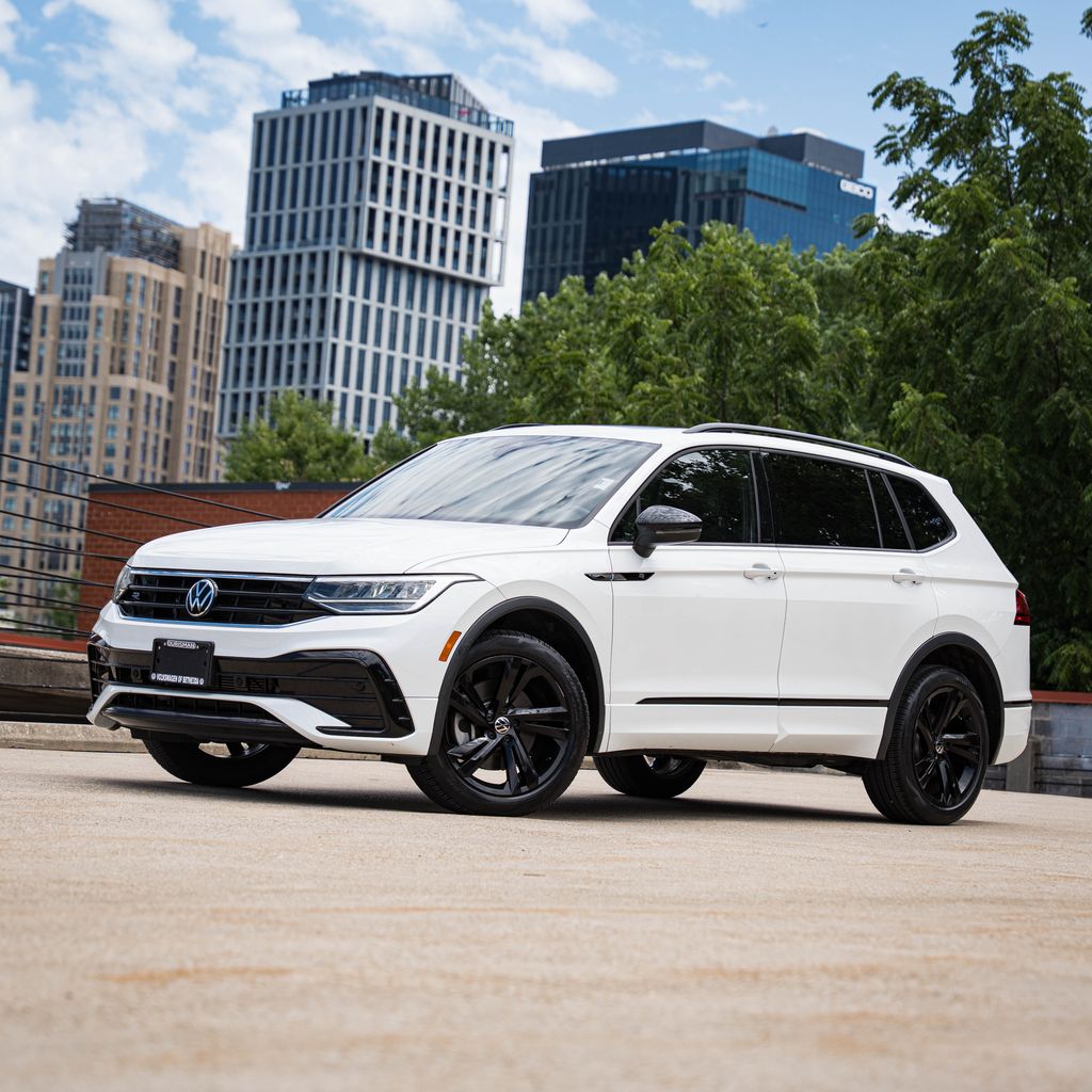 Opal White Pearl 2023 Volkswagen Tiguan SE R-Line Black FWD SUV / Crossover Front-Wheel Drive 8-Speed Automatic