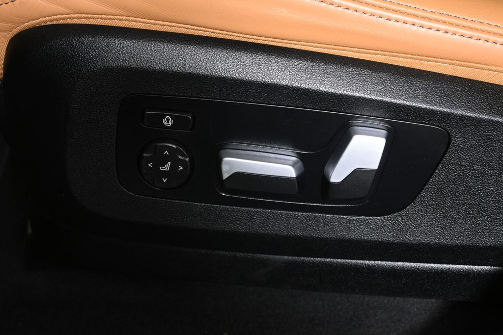 Thumbnail: 2023 BMW X6 - 27