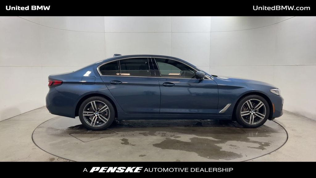 Thumbnail: 2023 BMW 5 Series - 9