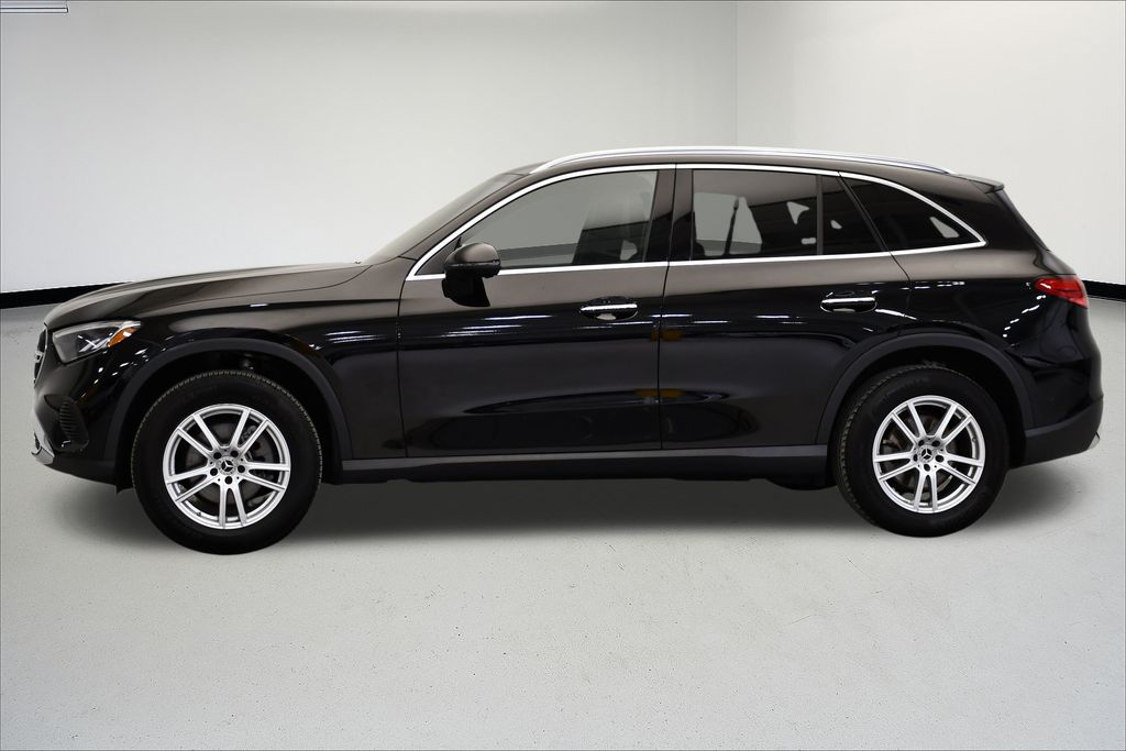 Thumbnail: 2023 Mercedes-Benz GLC - 2