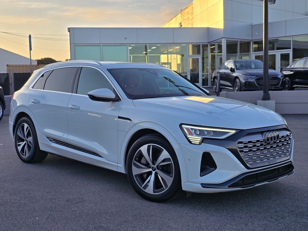 2024 Audi Q8 e-tron quattro Premium Plus AWD