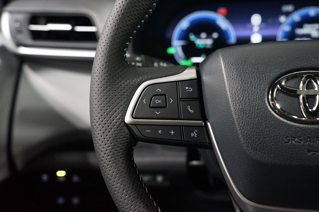 Thumbnail: 2025 Toyota Sienna - 14