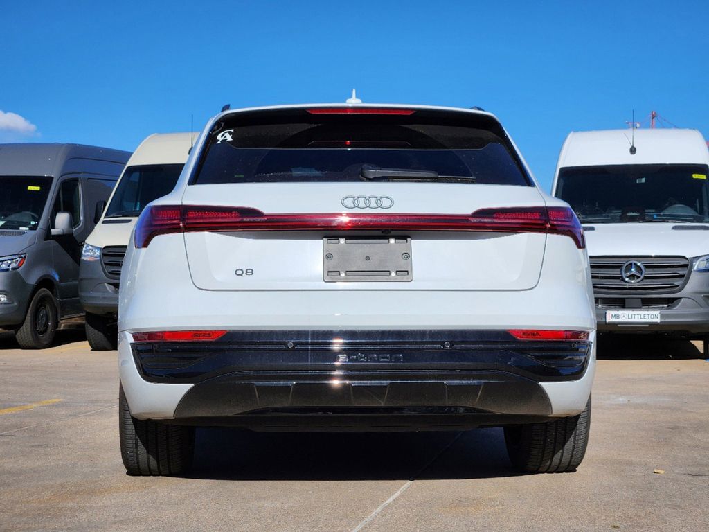 2024 Audi Q8 e-tron Prestige 6