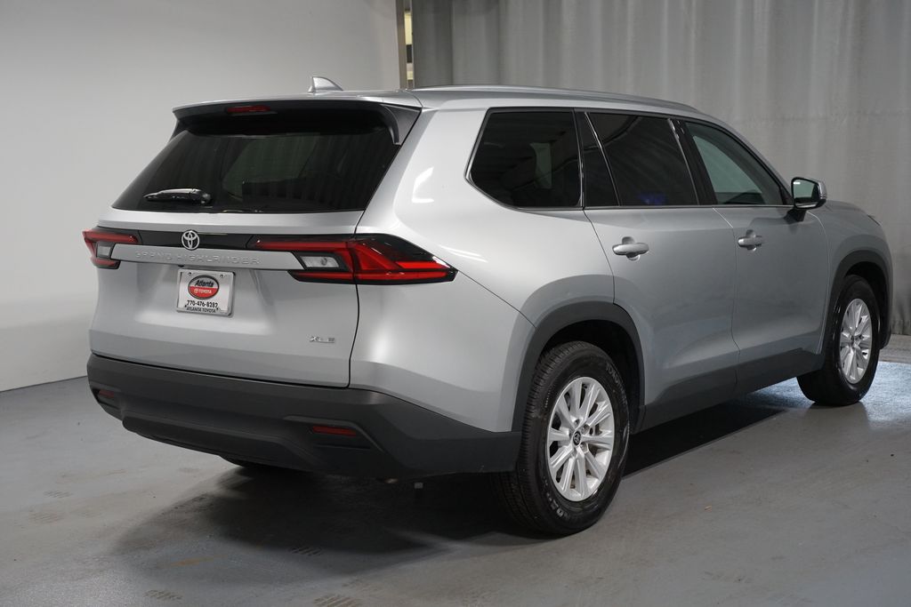 Thumbnail: 2026 Toyota Grand Highlander - 8