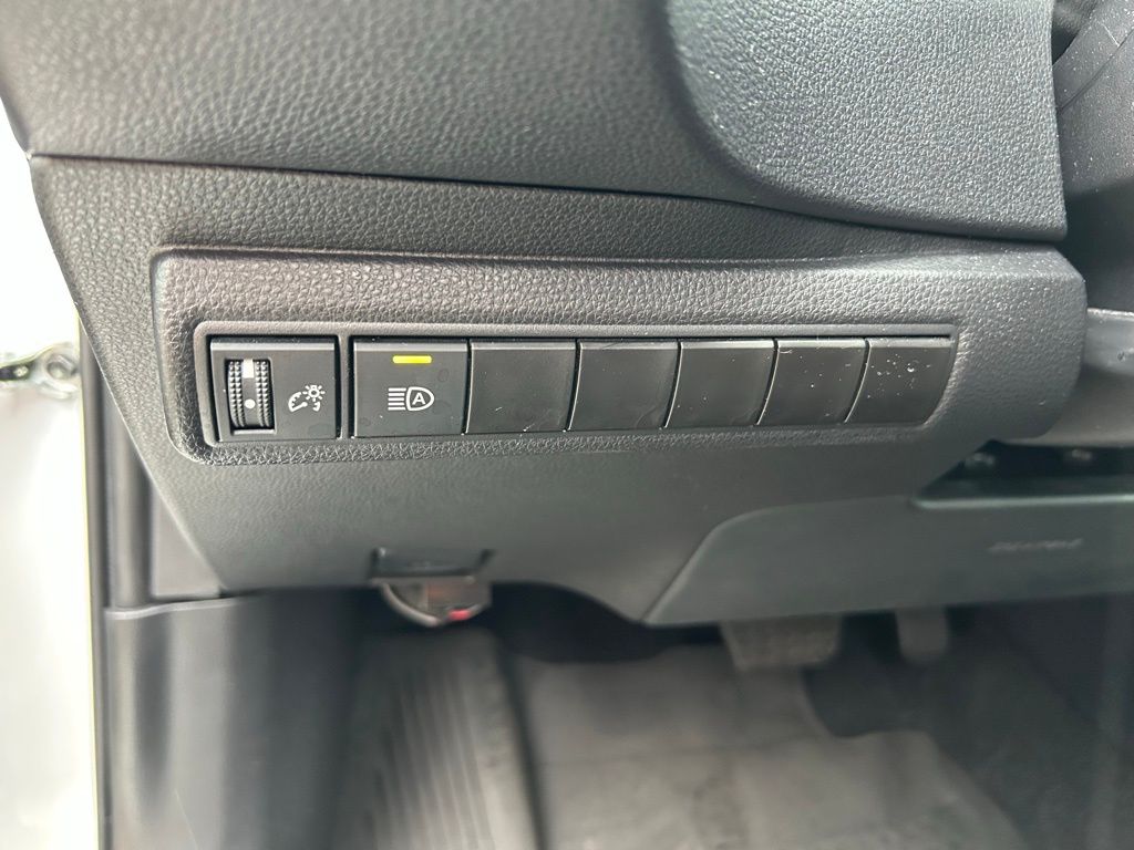 Thumbnail: 2025 Toyota Corolla - 17