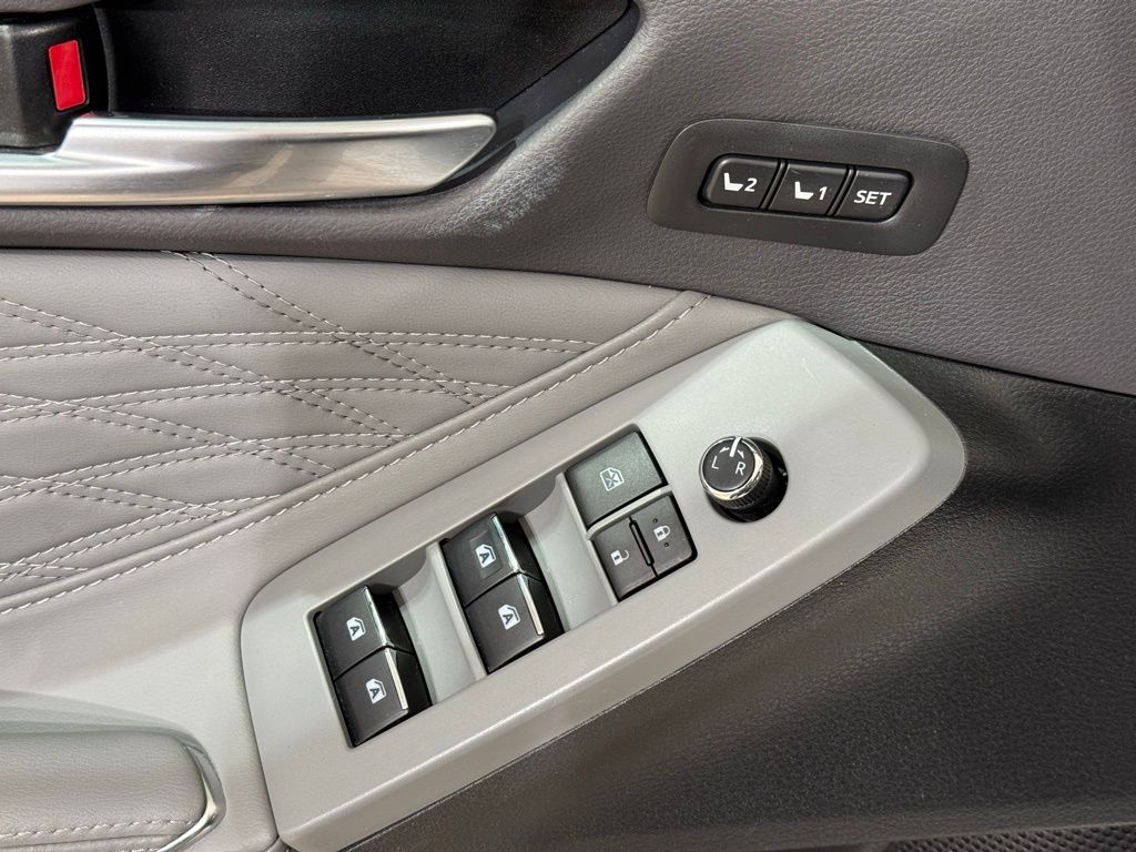 Thumbnail: 2020 Toyota Avalon - 15