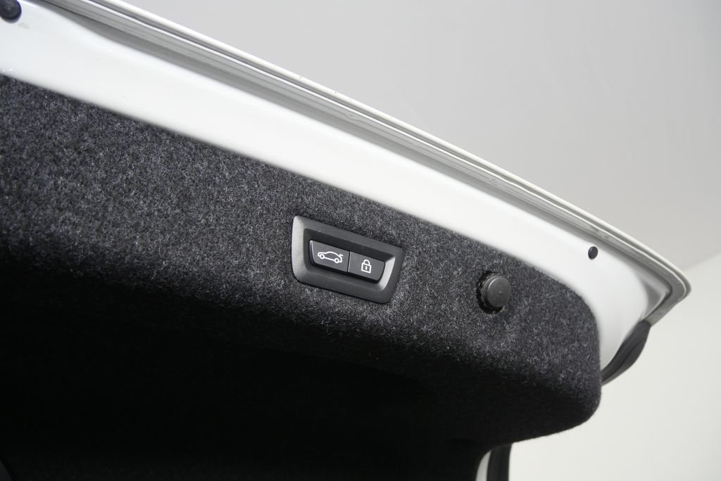 Thumbnail: 2020 BMW 5 Series - 18