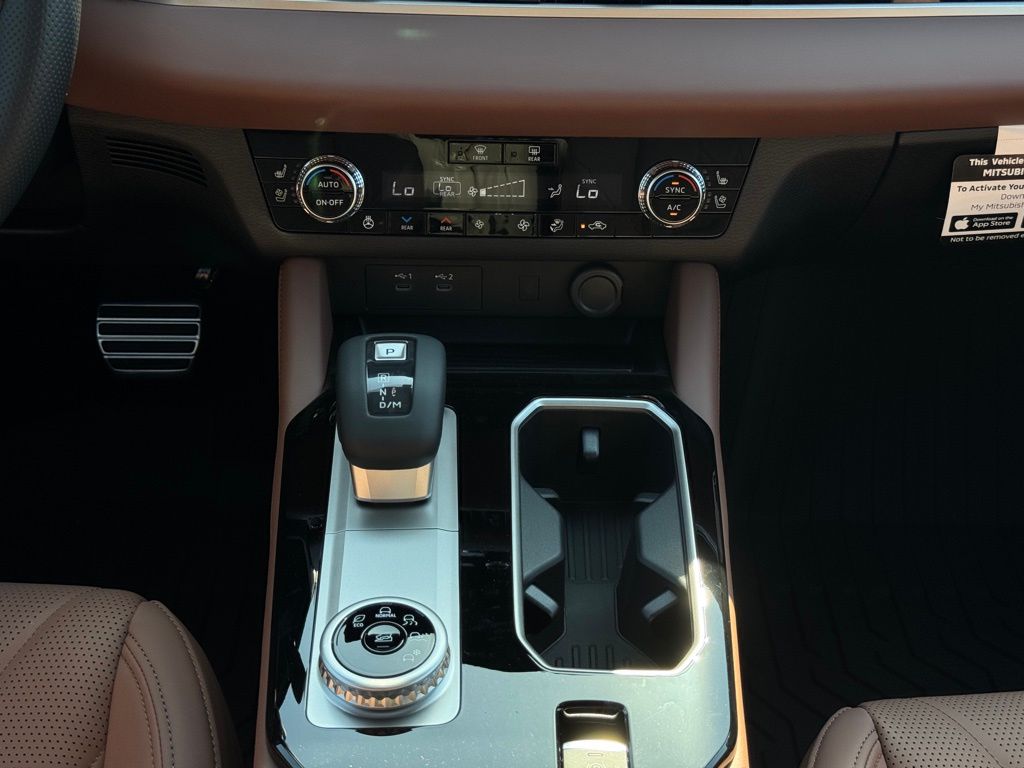 2025 Mitsubishi Outlander SEL photo 19