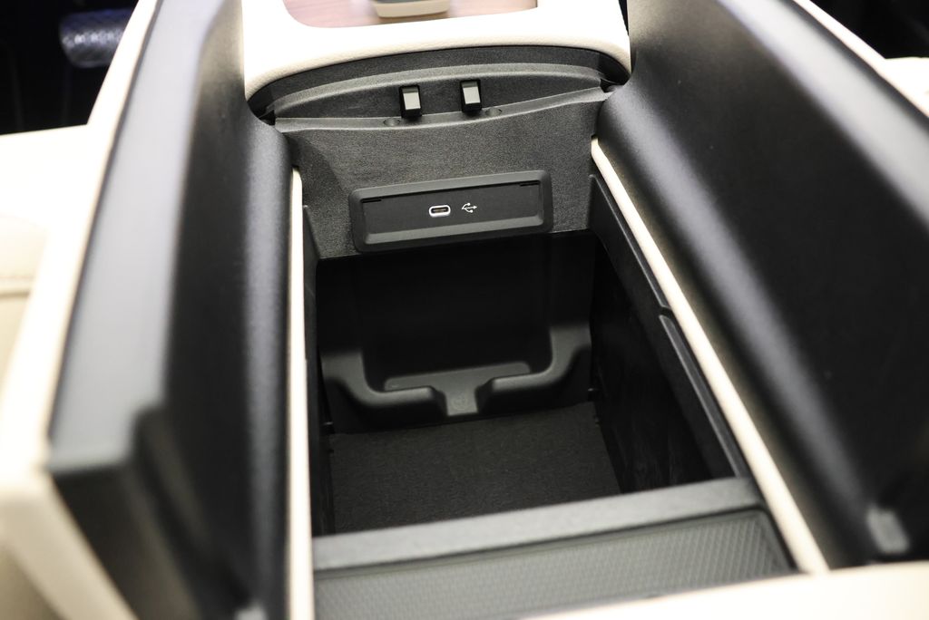 Thumbnail: 2026 Mercedes-Benz GLE - 30