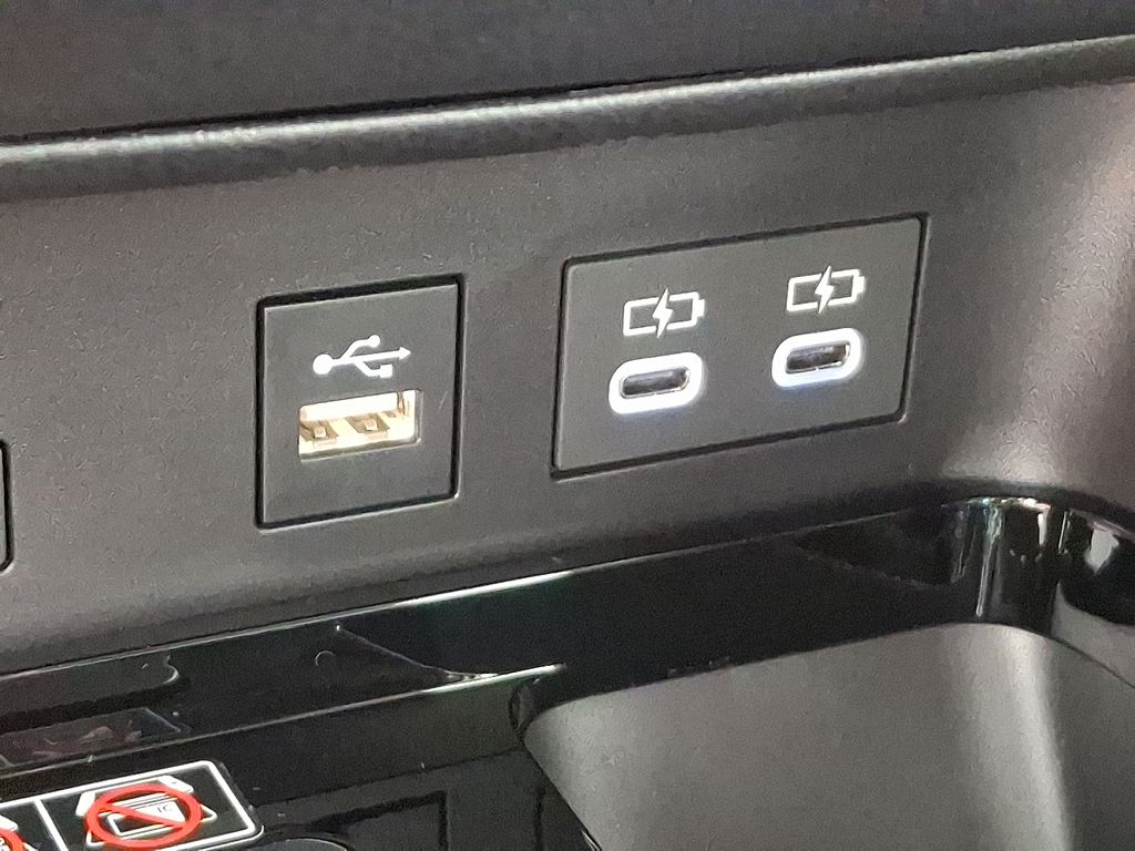 Thumbnail: 2025 Toyota Camry - 25