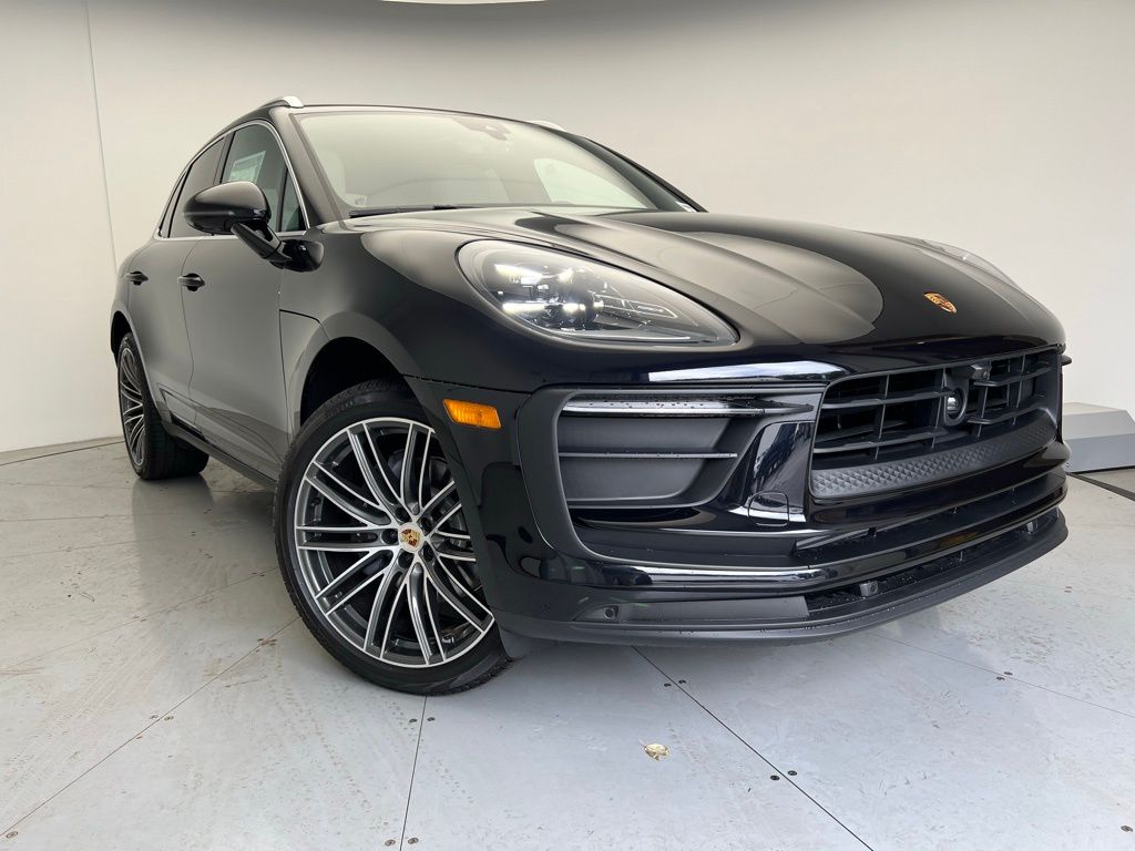 Thumbnail: 2025 Porsche Macan - 24