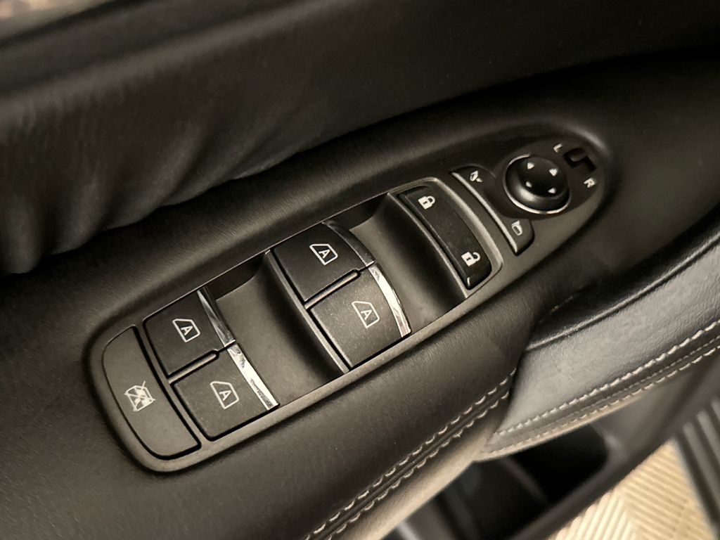 Certified Used 2020 Black Nissan SL image 18