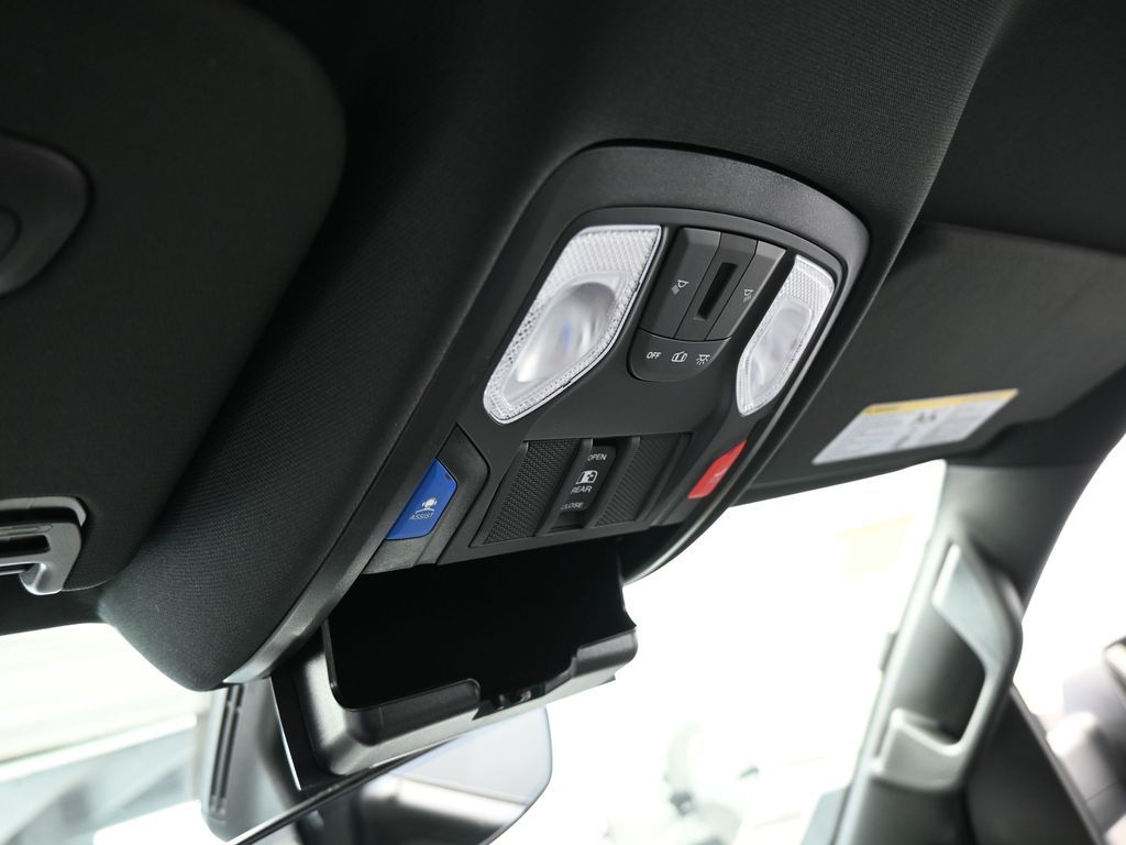 New 2026 Diamond Black Crystal Pearlcoat Ram Big Horn/Lone Star image 25