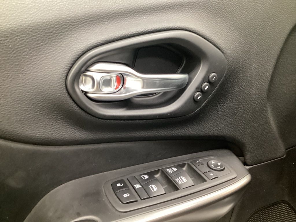 Used 2020 Jeep Cherokee SUV