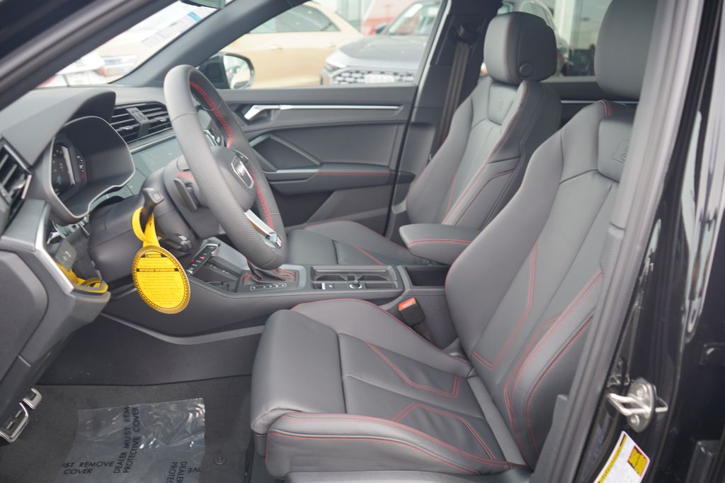 Thumbnail: 2025 Audi Q3 - 6