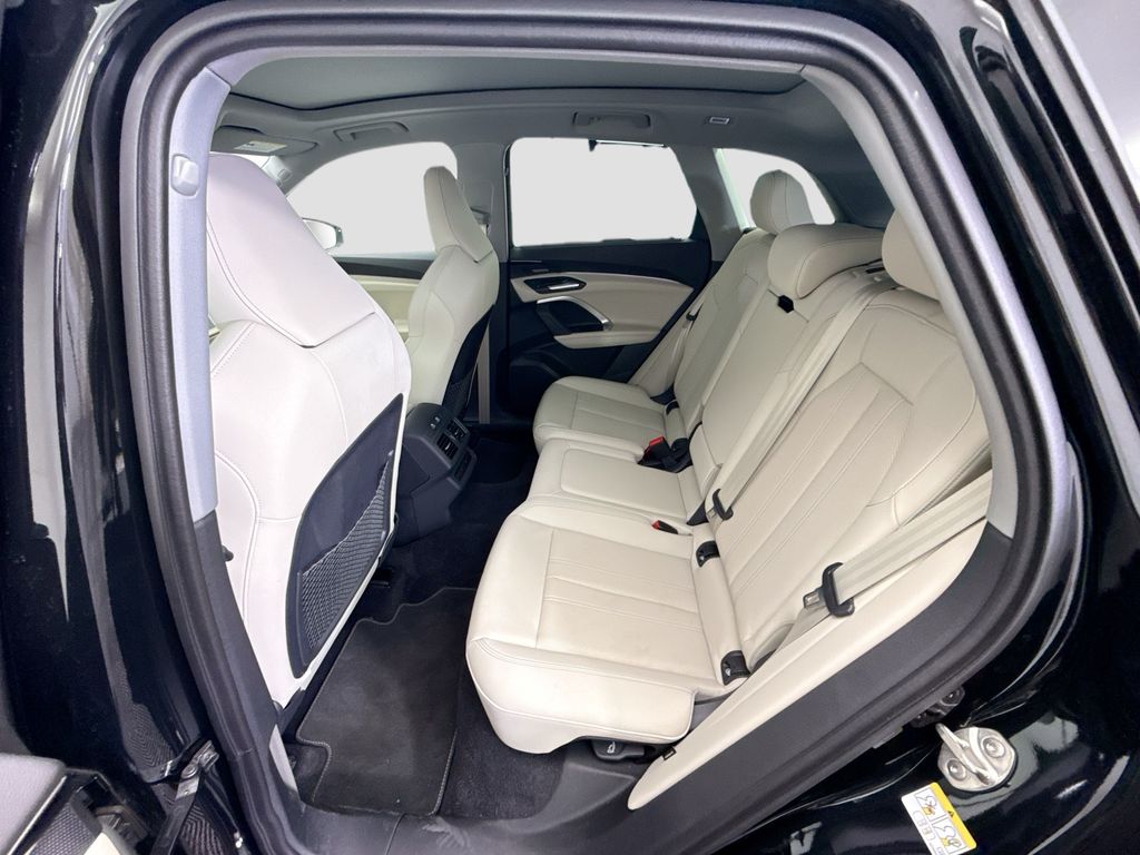 Thumbnail: 2025 Audi Q5 - 20