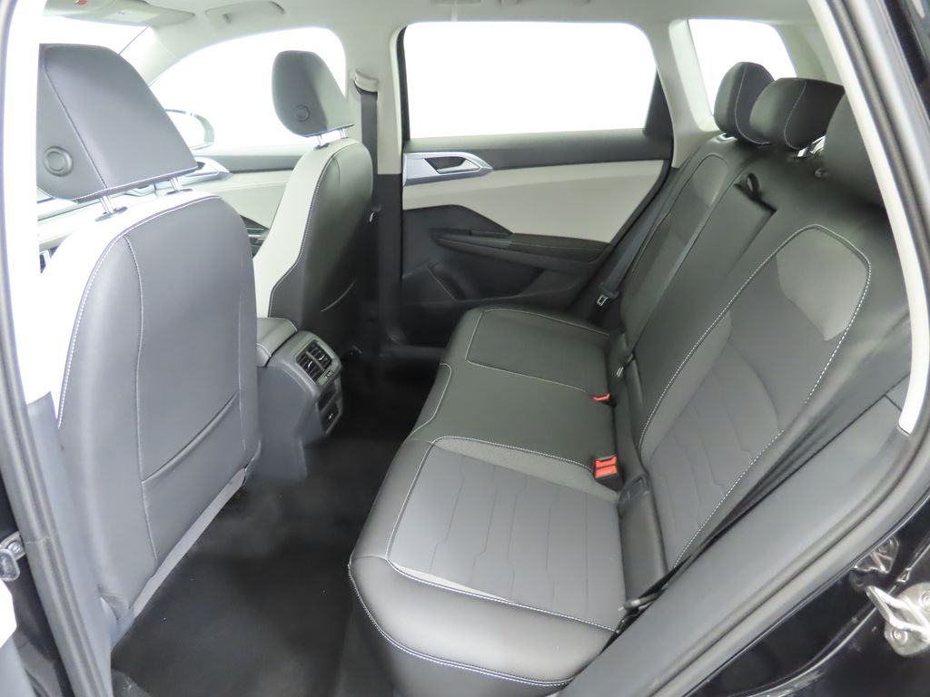 2025 Volkswagen Taos SE 22