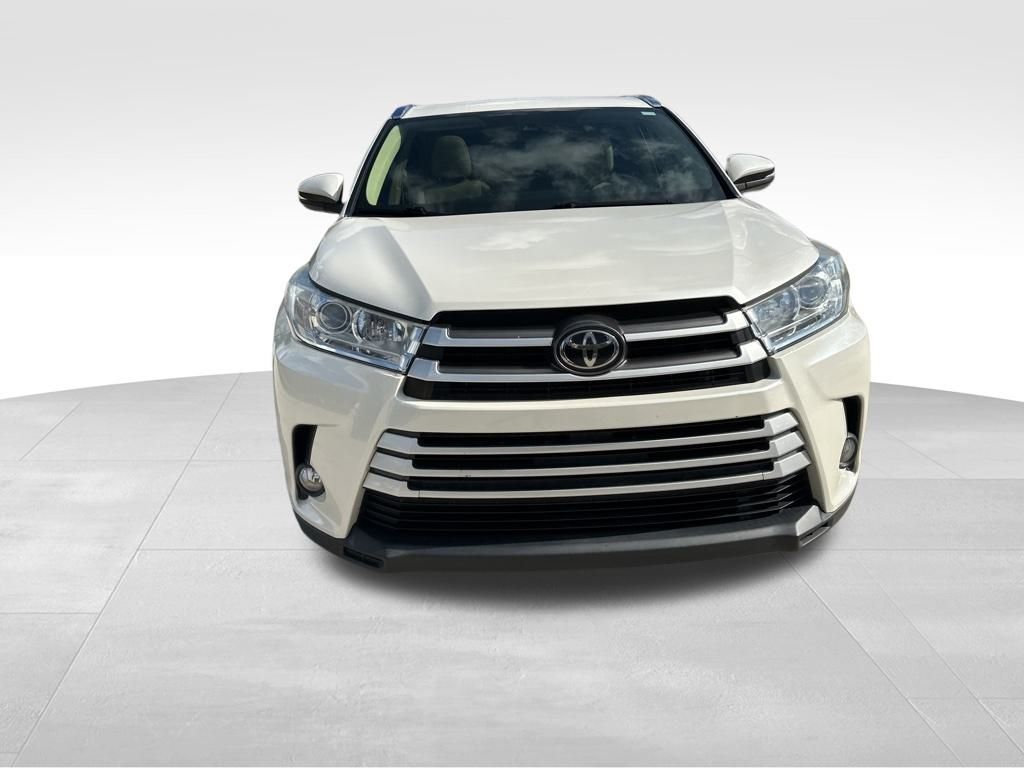 2019 Toyota Highlander XLE 2