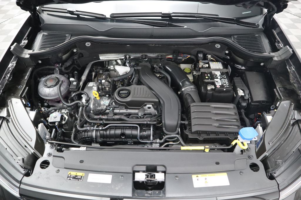 2025 Volkswagen Taos SE 30