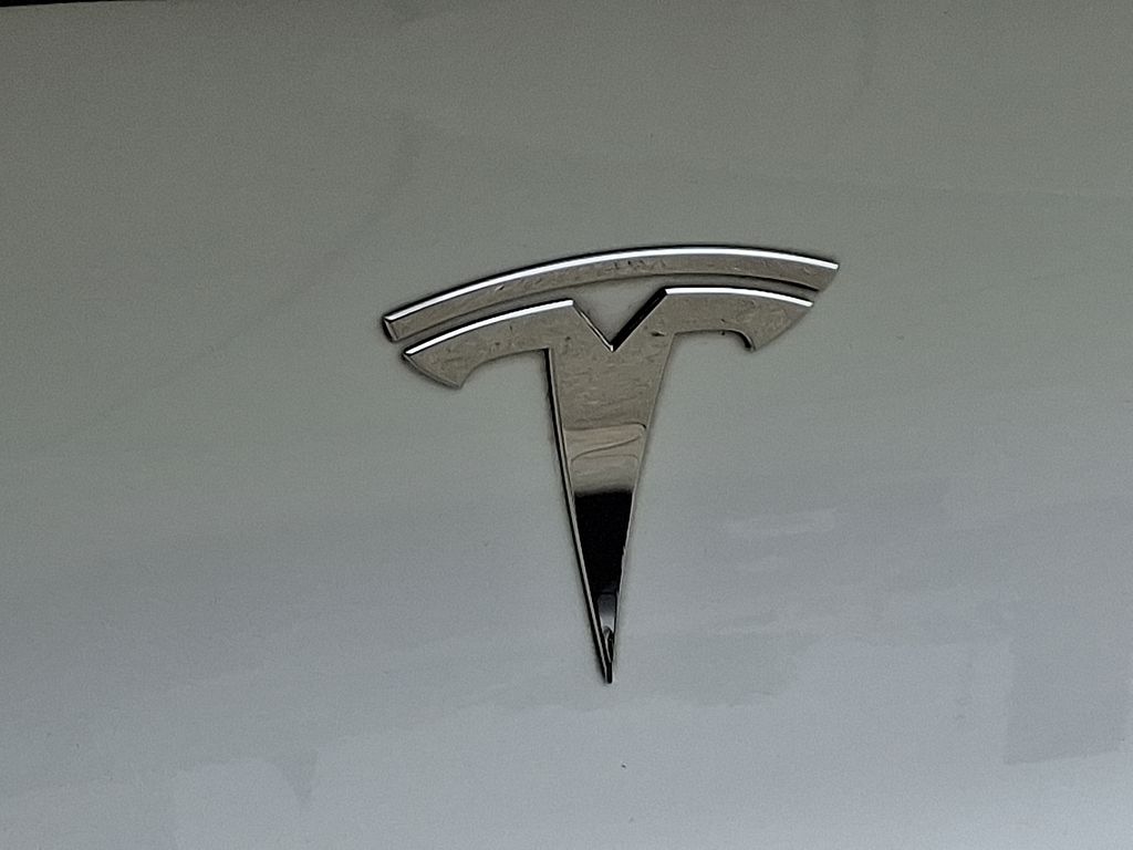 Thumbnail: 2023 Tesla Model Y - 32