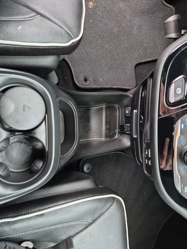 Used Car 2020 Chrysler Pacifica Hybrid  Limited For Sale Under $30,000 In Austin, Texas