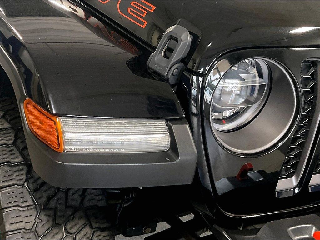 2021 Jeep Gladiator — photo 32