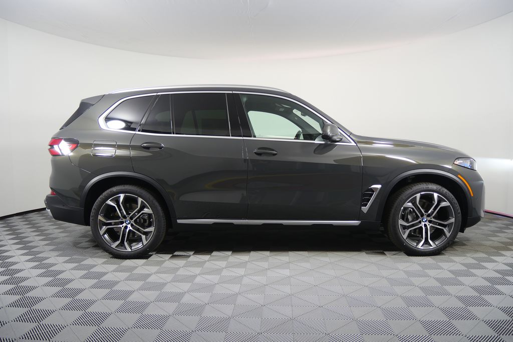Thumbnail: 2026 BMW X5 - 2