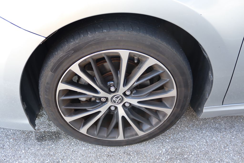 Thumbnail: 2018 Toyota Camry - 4