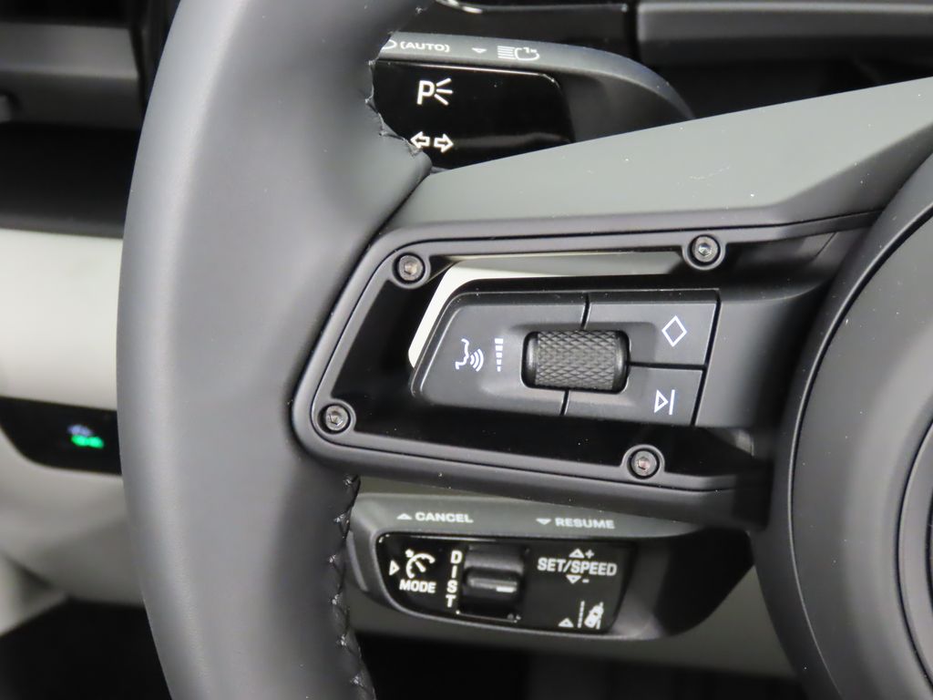 Thumbnail: 2025 Porsche Macan - 20