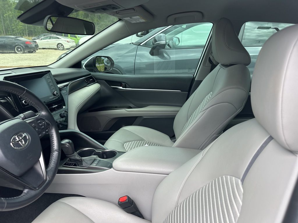 2022 Wind Chill Pearl Toyota Camry SE FWD Sedan