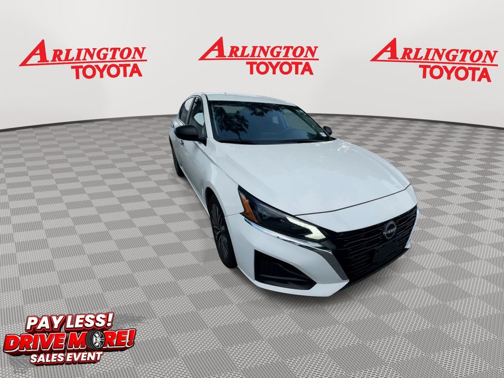Used 2025 Nissan Altima Sedan