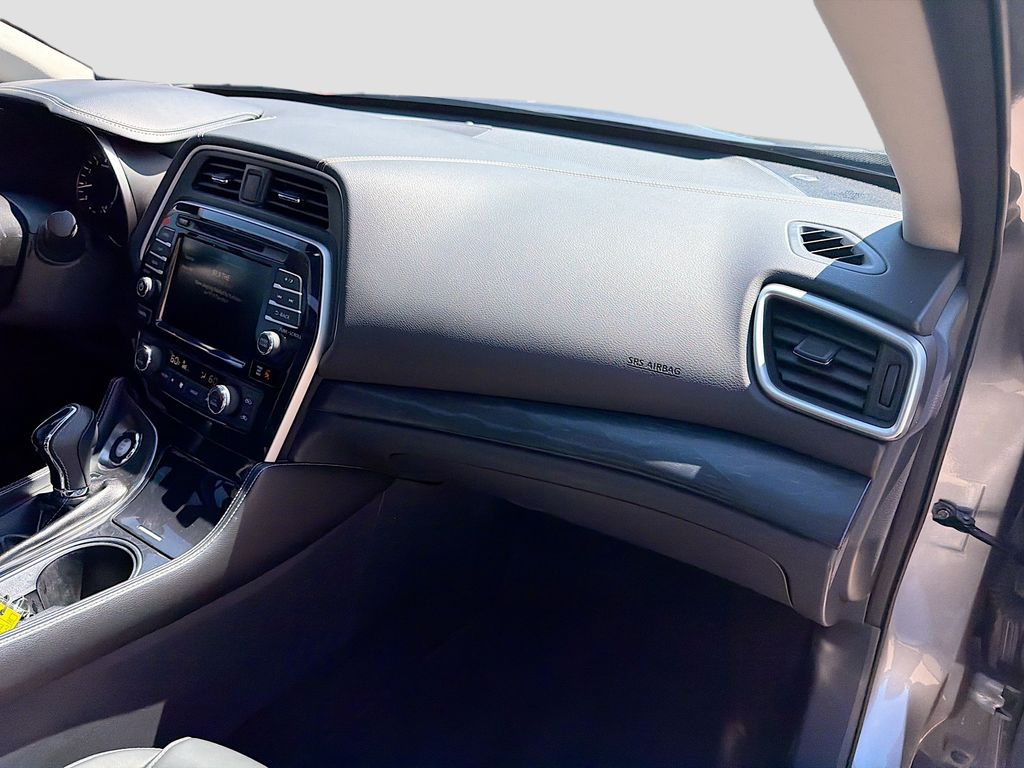 Used 2023 Gray Nissan Platinum image 30