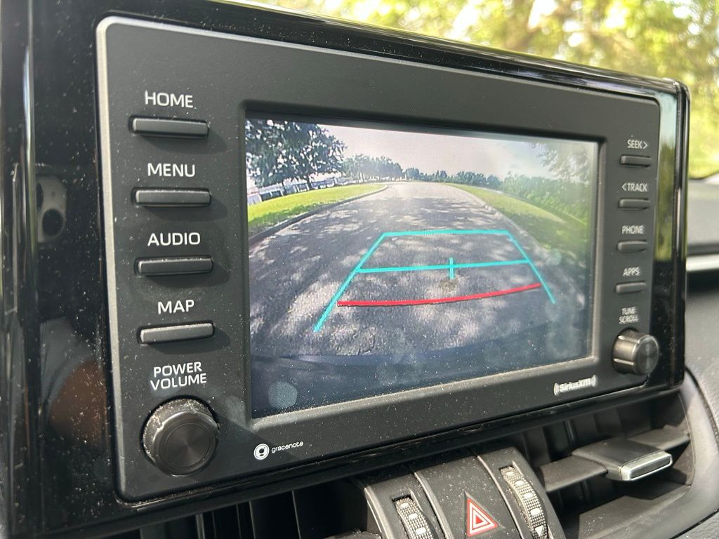 2021 Toyota RAV4 XLE Premium 18