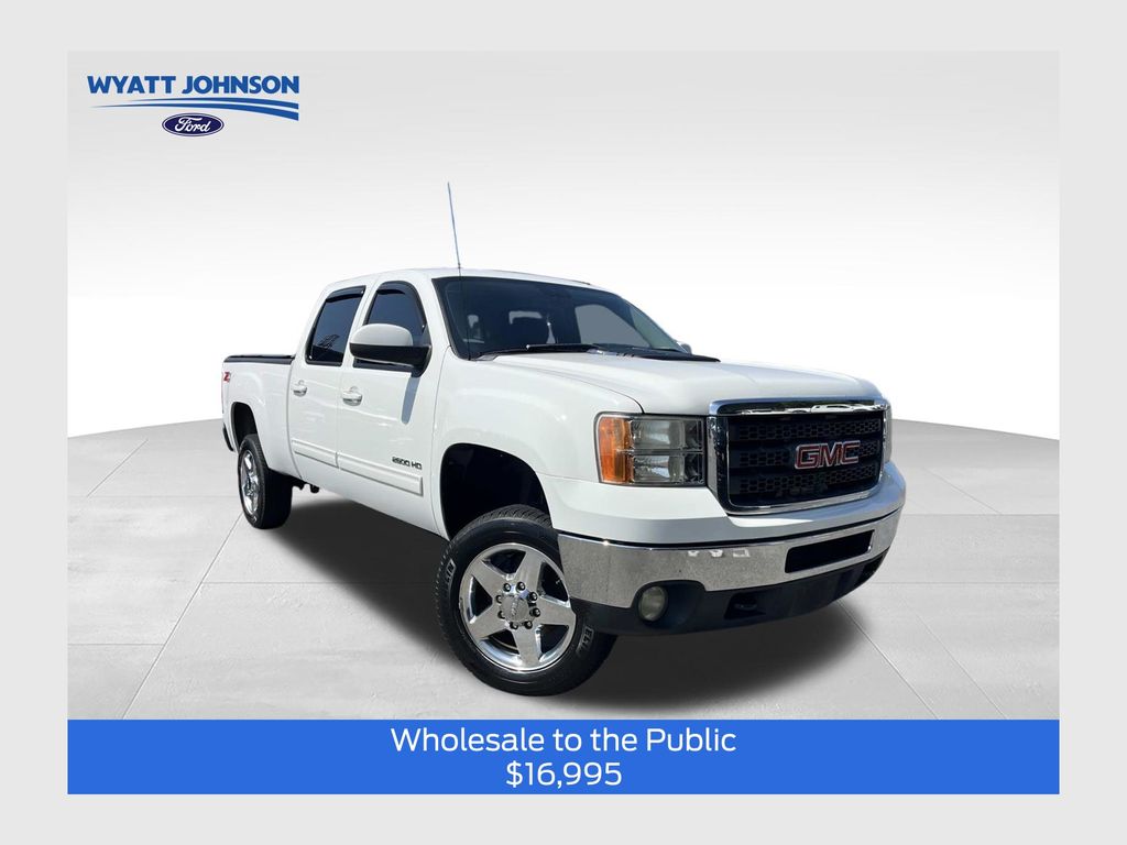 Summit White 2011 GMC Sierra 2500HD Pickup Truck Four-Wheel Drive 6-Speed Automatic Overdrive