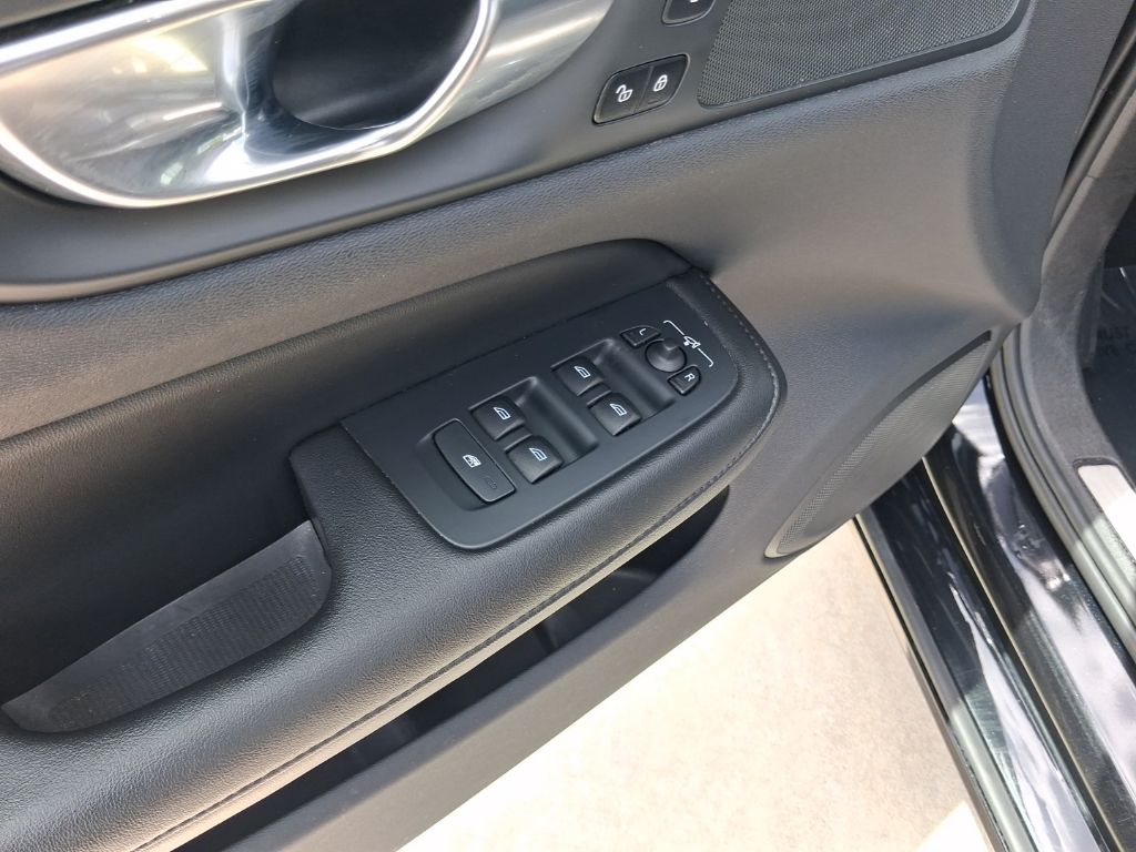 2025 Volvo S60 Core - Photo 16