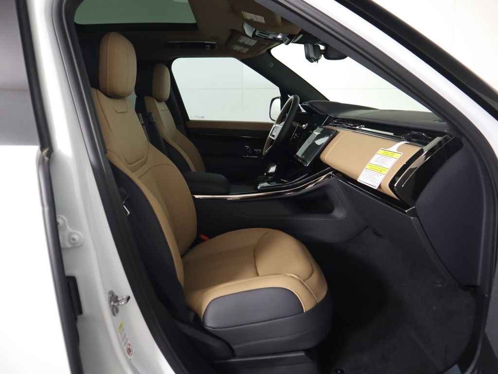 Thumbnail: 2025 Land Rover Range Rover Sport - 22