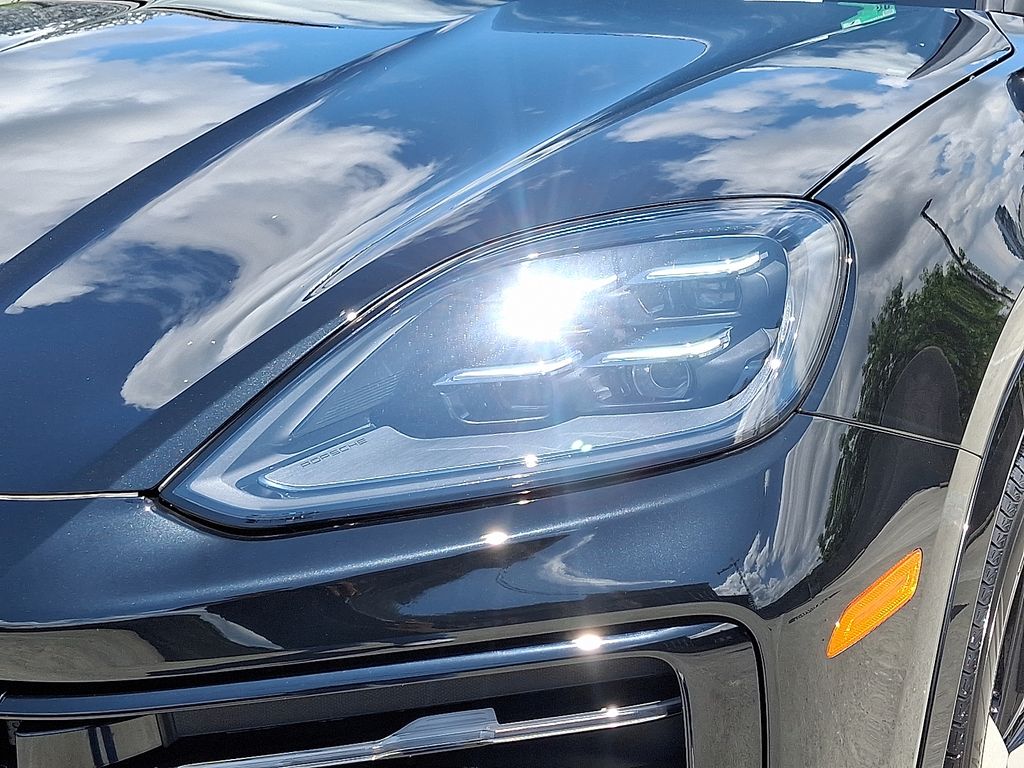 Thumbnail: 2025 Porsche  - 12
