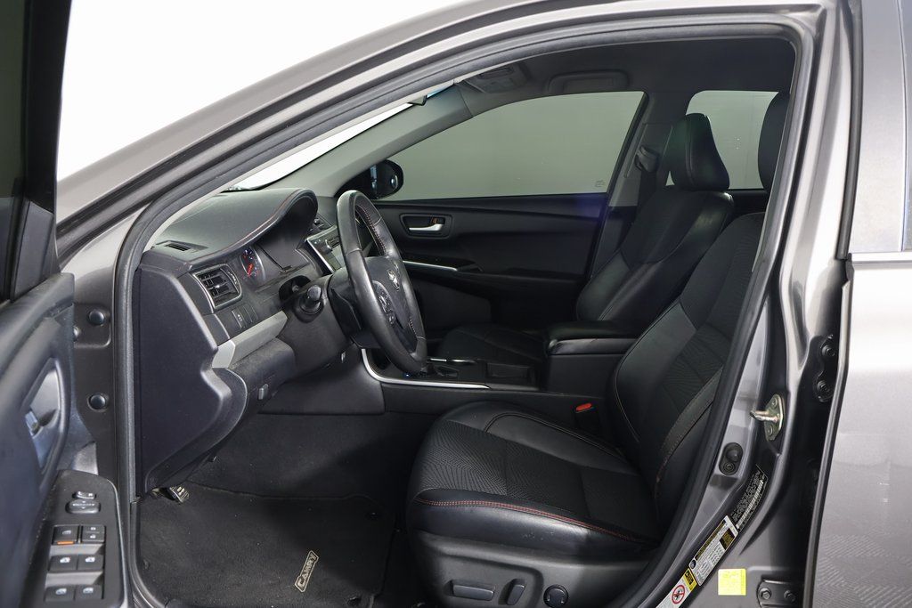 Thumbnail: 2017 Toyota Camry - 10