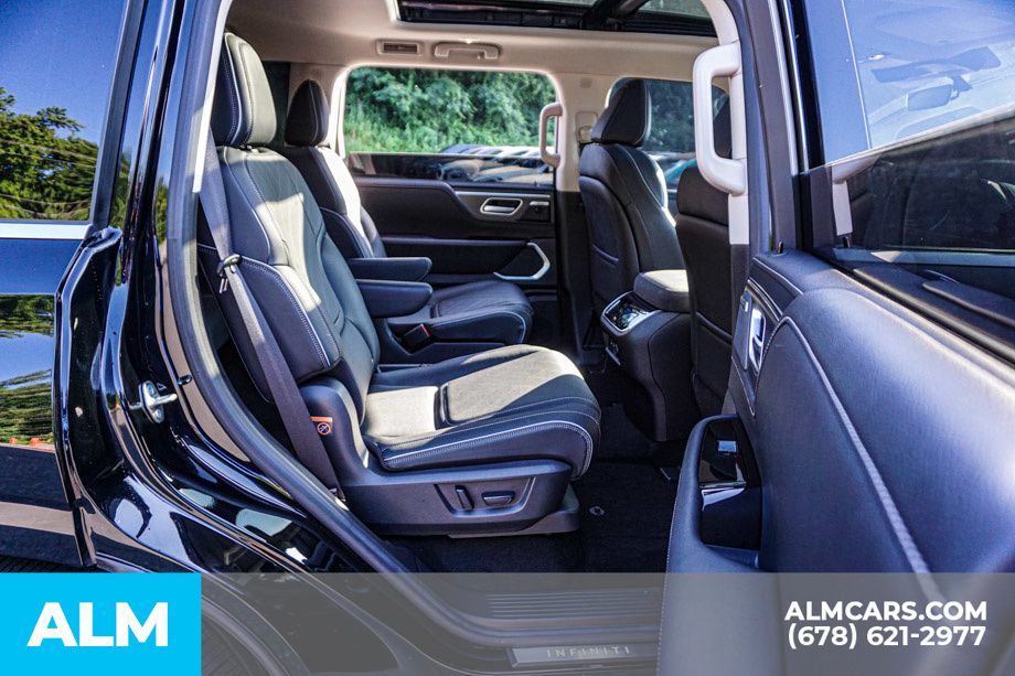 Used 2025 Black INFINITI LUXE image 24