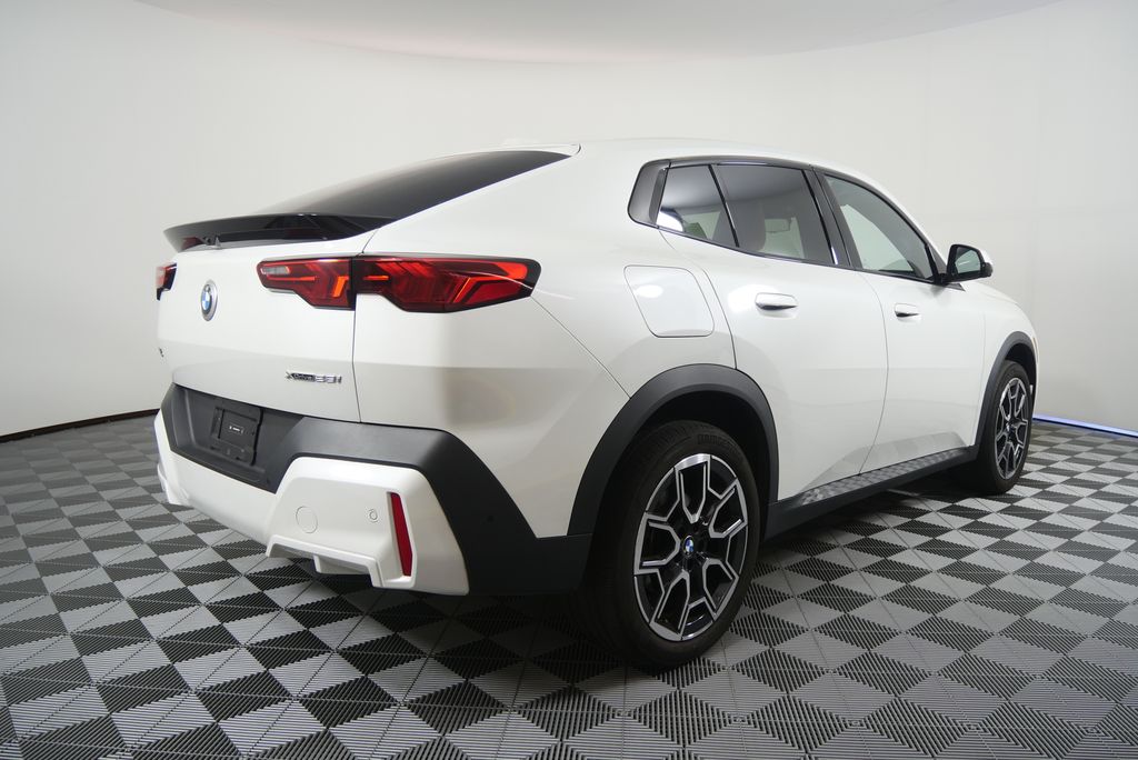 Thumbnail: 2024 BMW X2 - 3