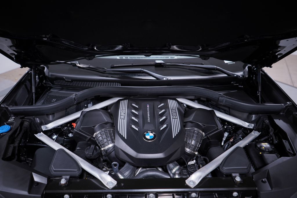 Thumbnail: 2022 BMW X6 - 24